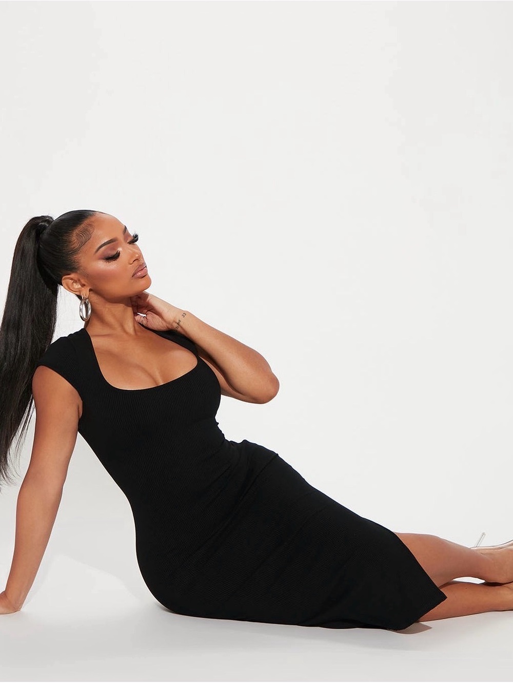 Fashion Nova Black Scoop Neck Midi Dress